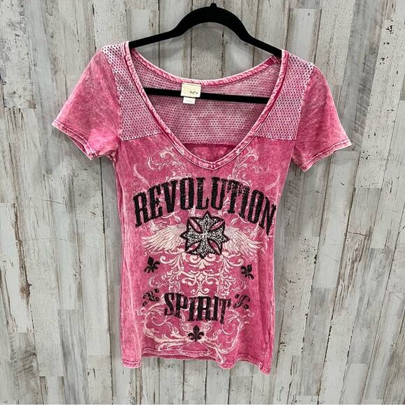 Daytrip Buckle Pink Y2K Embellished Tshirt VNeck Revolution Spirit Stonewash - Picture 1 of 6